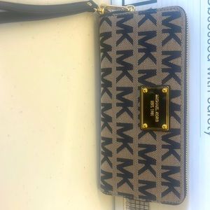 Michael Kors Jet Set Wallet